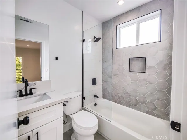 3811 Exposition Street 2, Los Angeles, California 90016