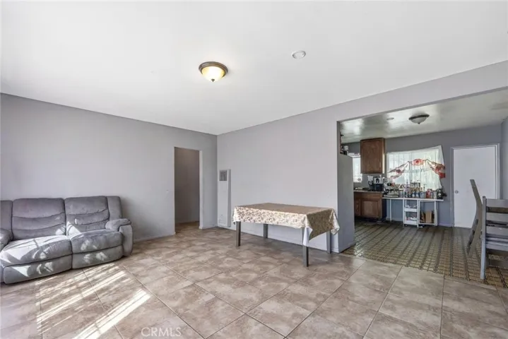 8214 Alix, Los Angeles, California 90001
