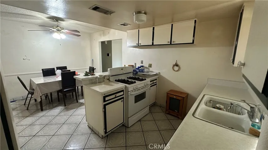 1424 Lynwood Way, Highland, California 92346