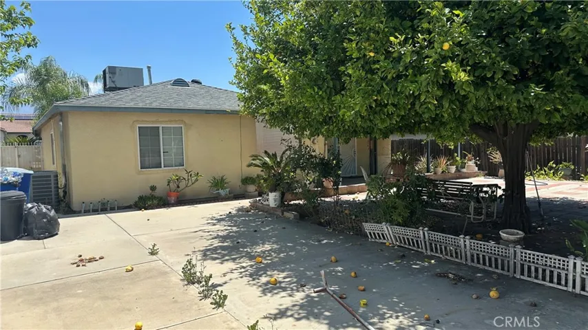 1424 Lynwood Way, Highland, California 92346