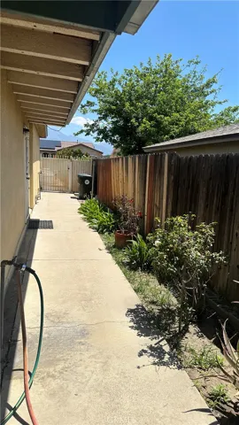 1424 Lynwood Way, Highland, California 92346