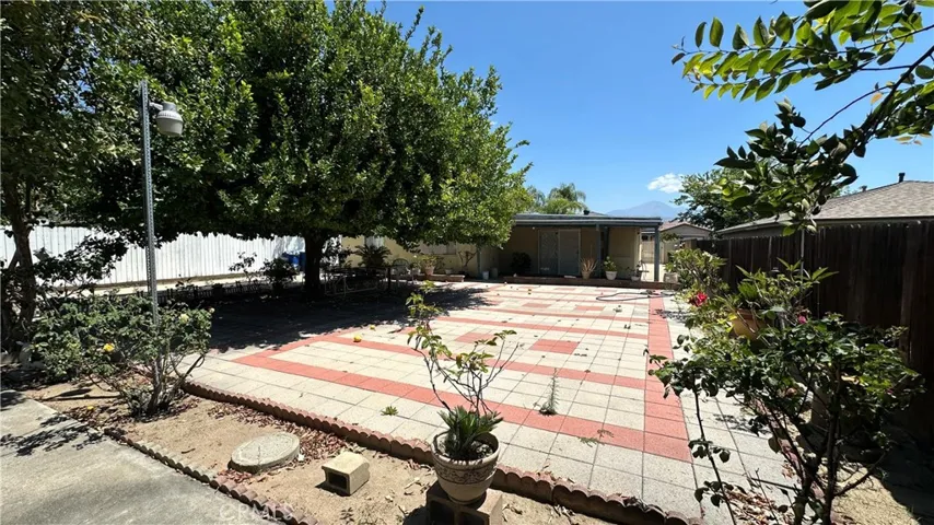 1424 Lynwood Way, Highland, California 92346