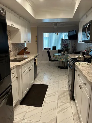 5315 Yarmouth, Encino, California 91316