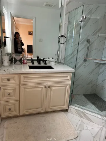 5315 Yarmouth, Encino, California 91316