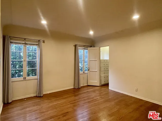 203 N Doheny Drive, Beverly Hills, California 90211