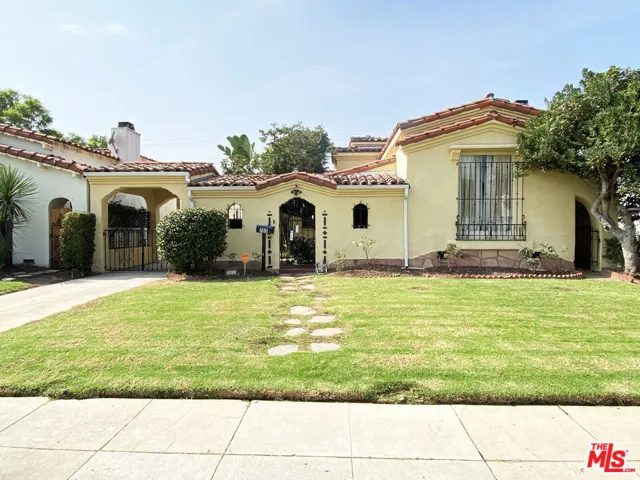 203 N Doheny Drive, Beverly Hills, California 90211
