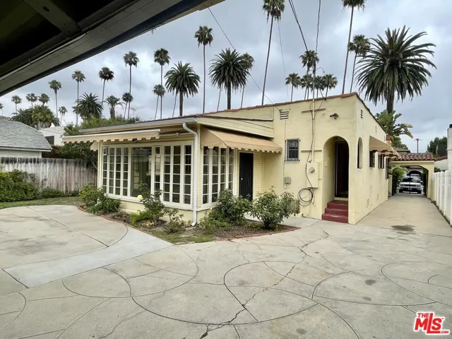 203 N Doheny Drive, Beverly Hills, California 90211