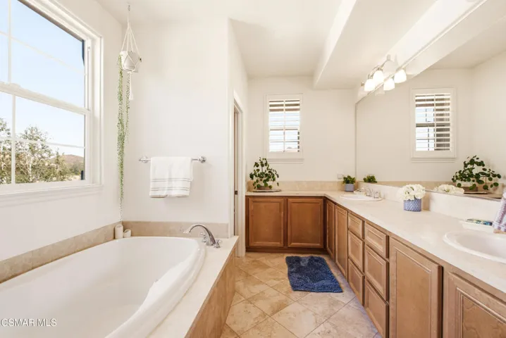 2266 Swift Fox Ct Simi Valley-38