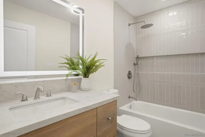 8775 Betelgeuse Way, San Diego, California 92126