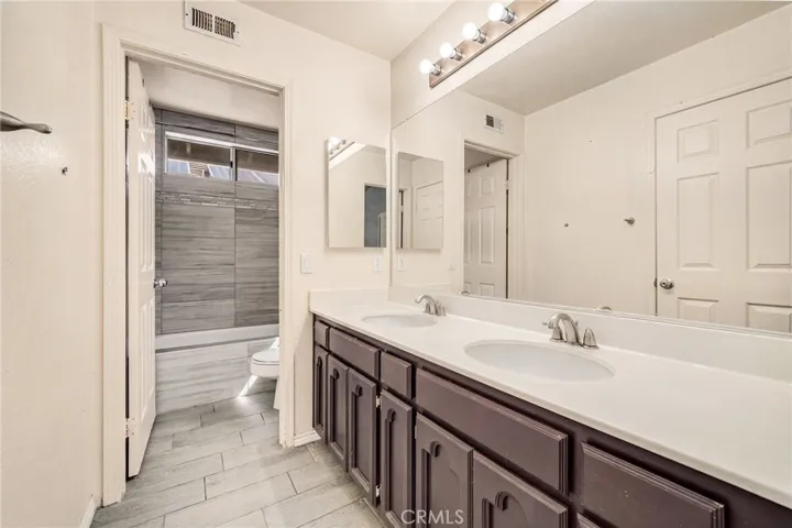 Bathroom 2 Jack and Jill