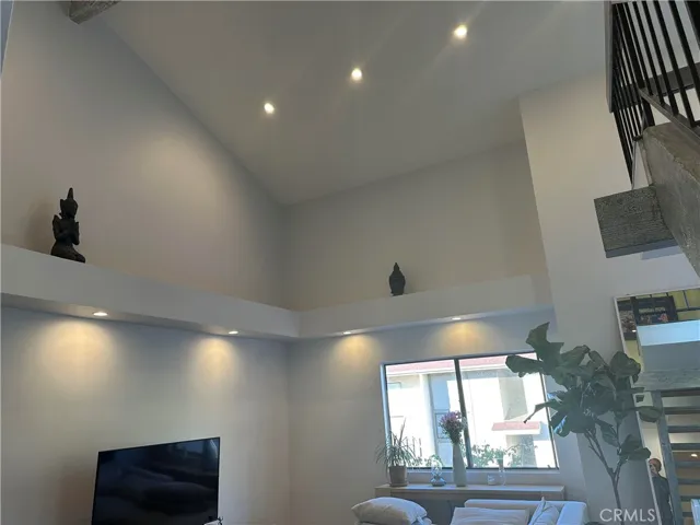 Living Rm Cathedral