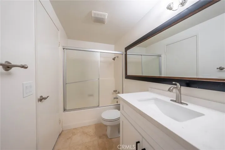 71 Woodleaf, Irvine, California 92614