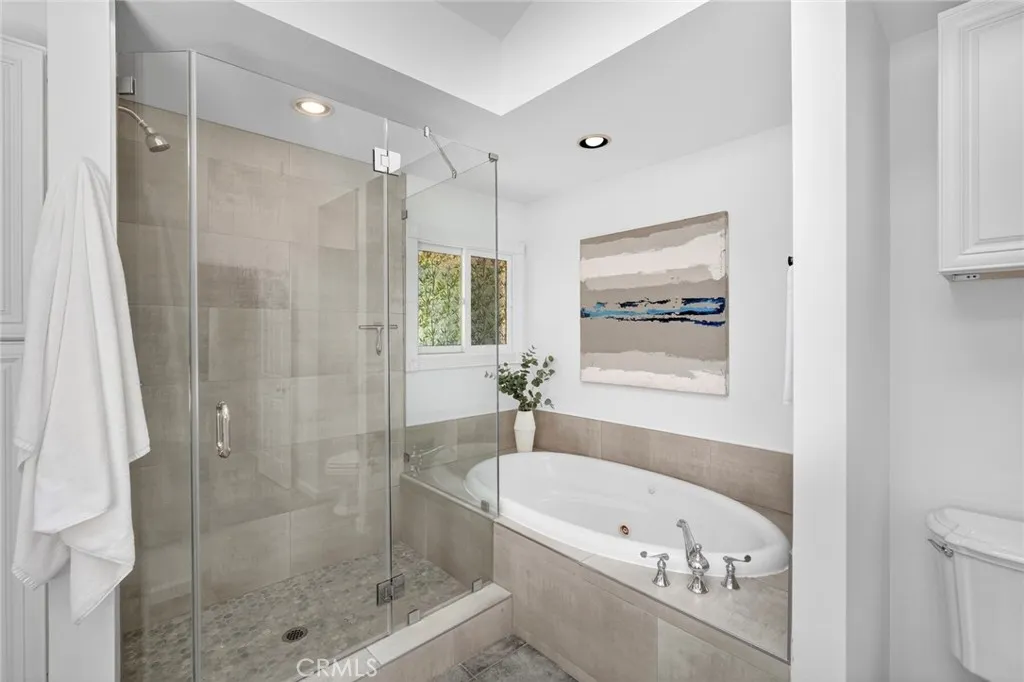 Primary Suite - Bathroom