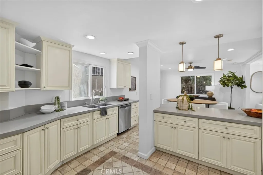 431 Nyes Place, Laguna Beach, California 92651 — photo 4