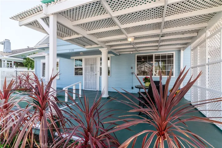 1125 N Heliotrope Drive, Los Angeles, California 90029