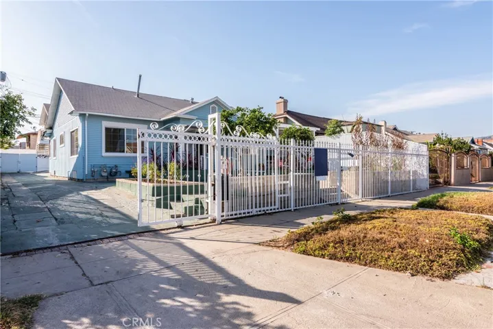 1125 N Heliotrope Drive, Los Angeles, California 90029