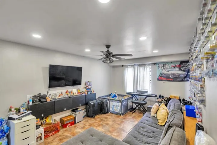 5151 Niland Street, Lynwood, California 90262