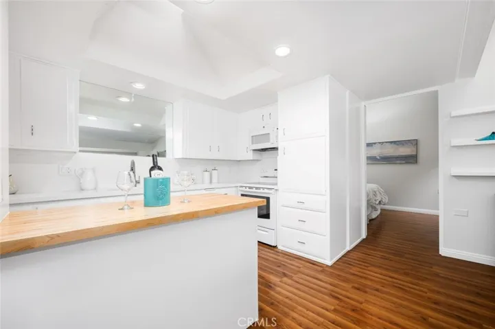 1341 Weeburn 75k, Seal Beach, California 90740