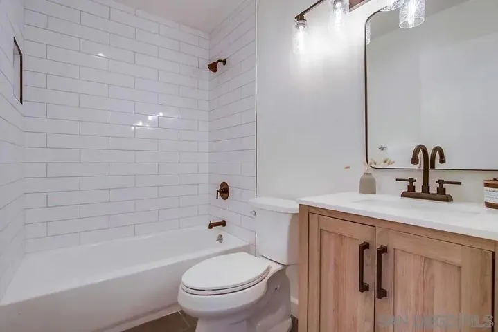1874 Forestdale, Encinitas, California 92024