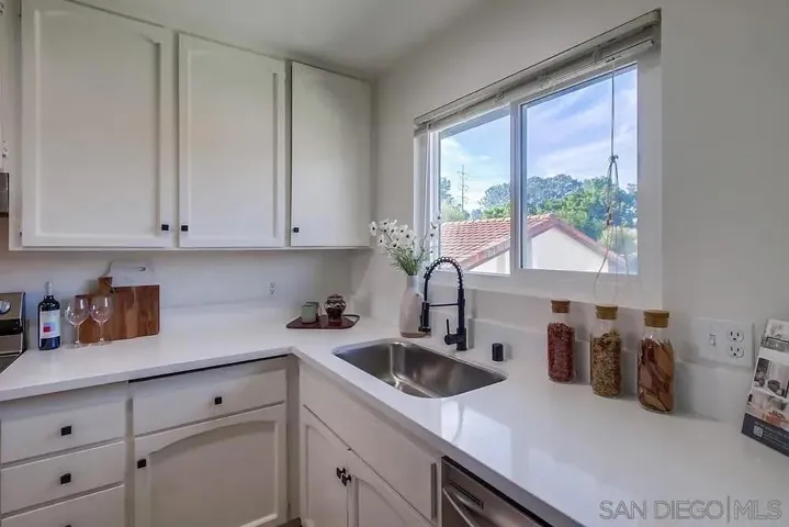 1874 Forestdale, Encinitas, California 92024