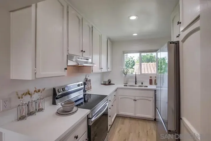 1874 Forestdale, Encinitas, California 92024