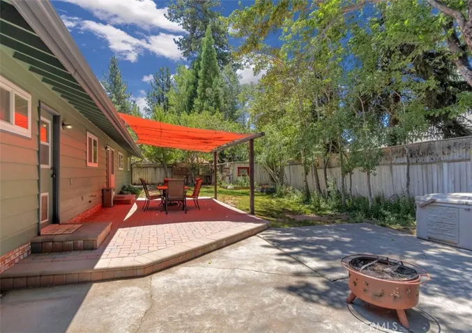 126 Eureka, Big Bear Lake, California 92315