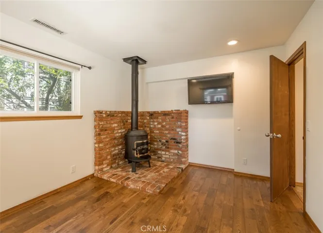 126 Eureka, Big Bear Lake, California 92315