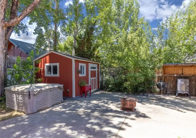 126 Eureka, Big Bear Lake, California 92315