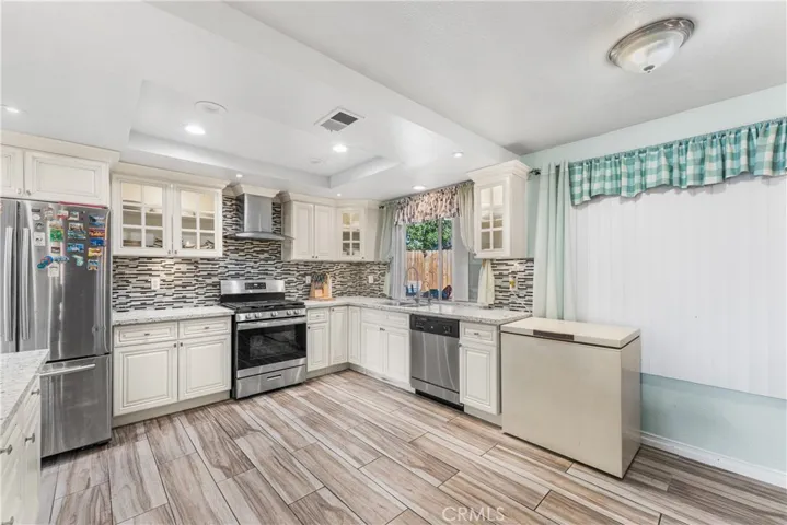 37704 49th E, Palmdale, California 93552