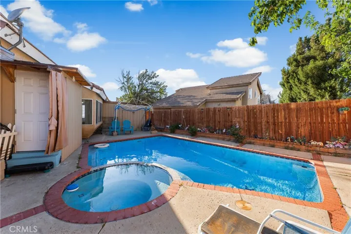37704 49th E, Palmdale, California 93552