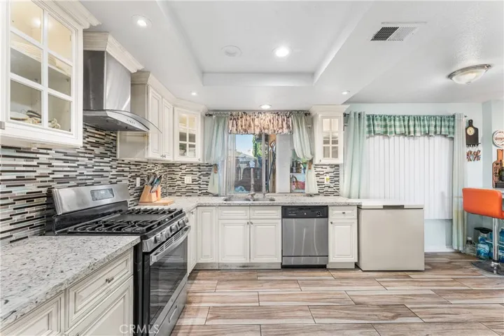37704 49th E, Palmdale, California 93552