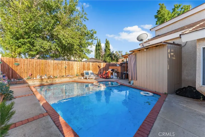 37704 49th E, Palmdale, California 93552