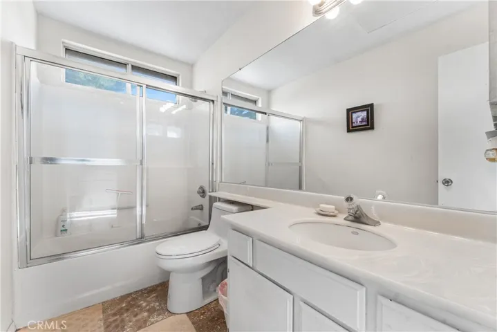 37704 49th E, Palmdale, California 93552