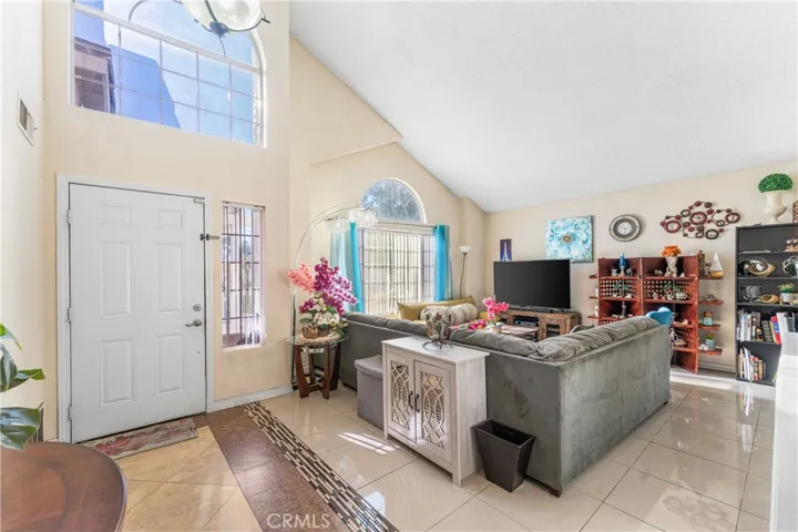 37704 49th E, Palmdale, California 93552