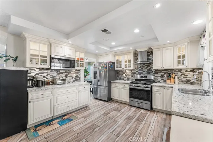 37704 49th E, Palmdale, California 93552
