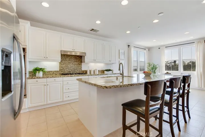 864 E Manresa Drive, Azusa, California 91702