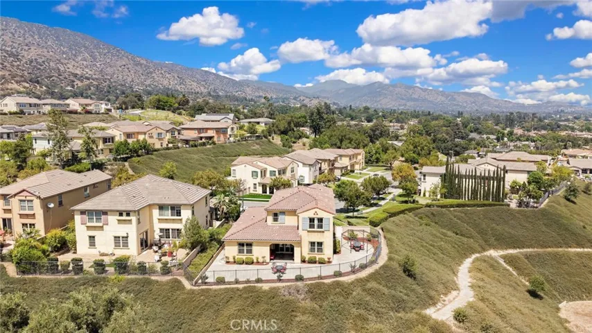 864 E Manresa Drive, Azusa, California 91702