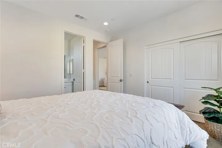 864 E Manresa Drive, Azusa, California 91702