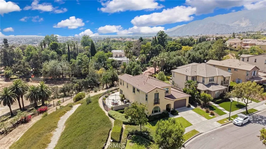864 E Manresa Drive, Azusa, California 91702