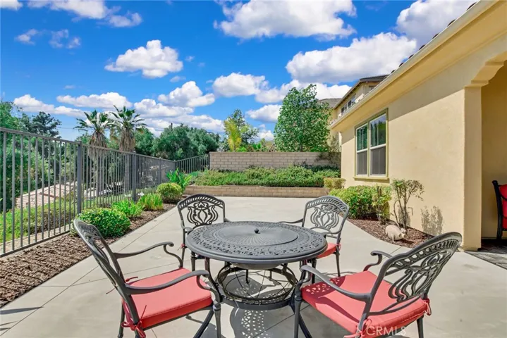 864 E Manresa Drive, Azusa, California 91702