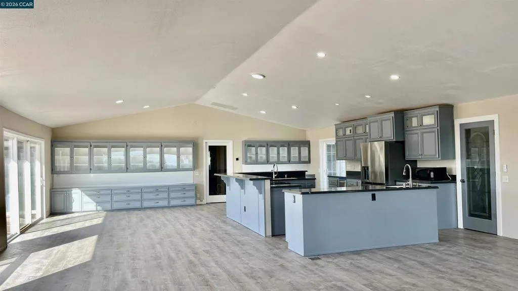 gallery-image 2