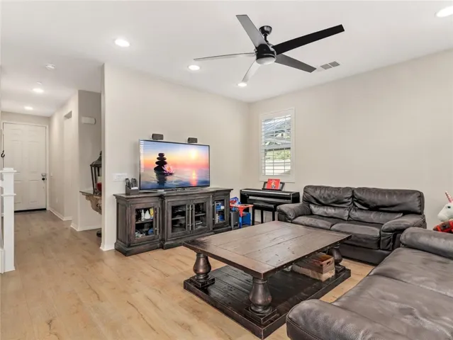 22021 Windham Way, Saugus, California 91350