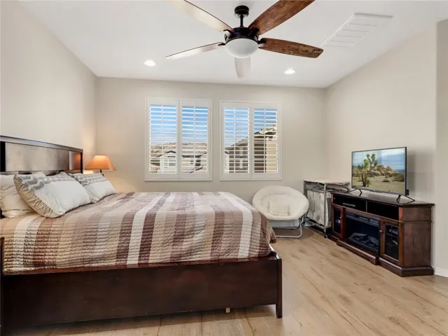 22021 Windham Way, Saugus, California 91350