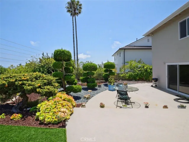 Upper & Lower Yards