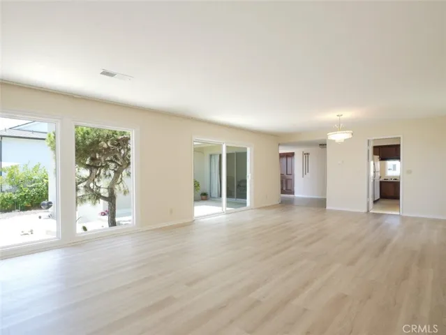 Open & Light -Living/Dinng Rooms