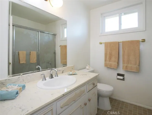 Upstairs Hall Bath