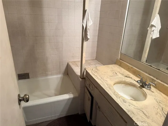 11402 Basye, El Monte, California 91732