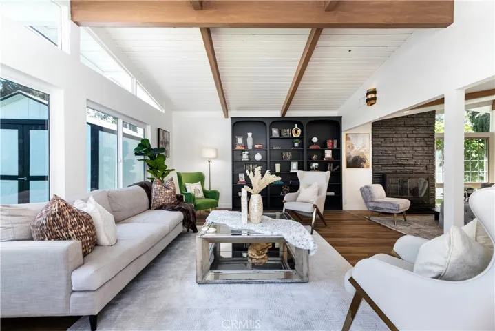 22838 Epsilon Street, Woodland Hills, California 91364