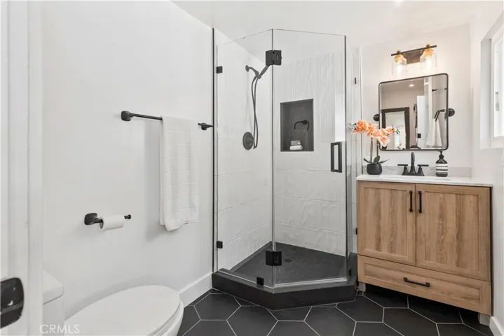 22838 Epsilon Street, Woodland Hills, California 91364