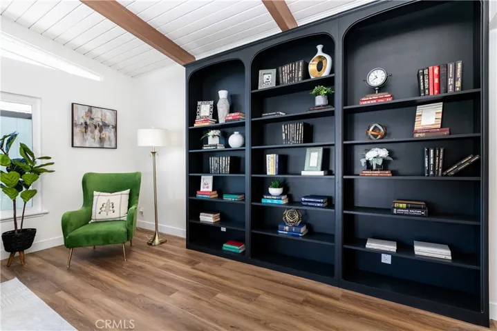 22838 Epsilon Street, Woodland Hills, California 91364